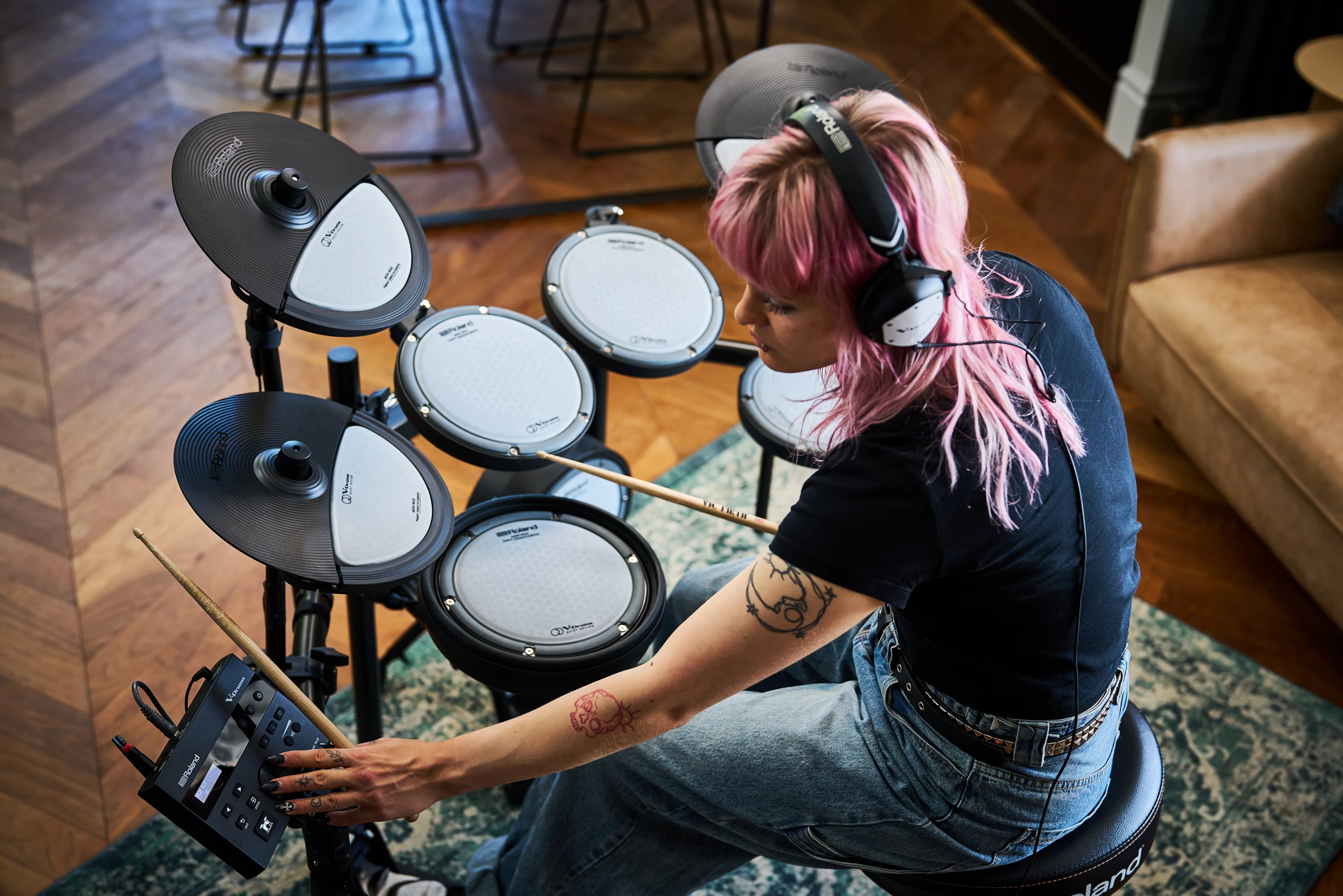 The TD-07 drum module includes instrument dozens of captures of acoustic and electronic drums