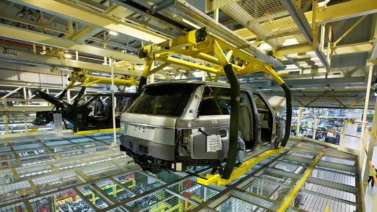 2013 Range Rover aluminium shell under construction