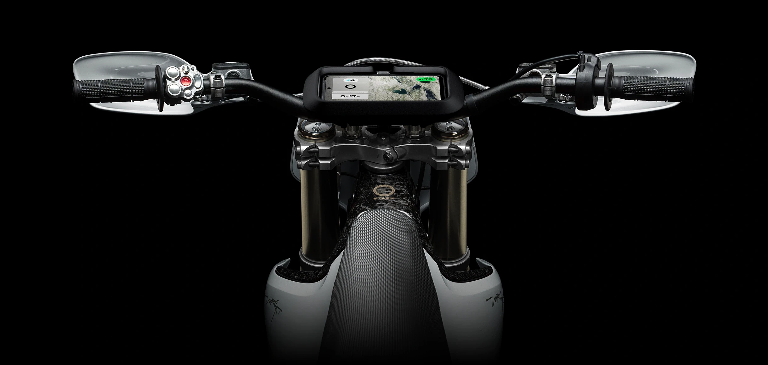 The dash is a fully-functional, removable smartphone