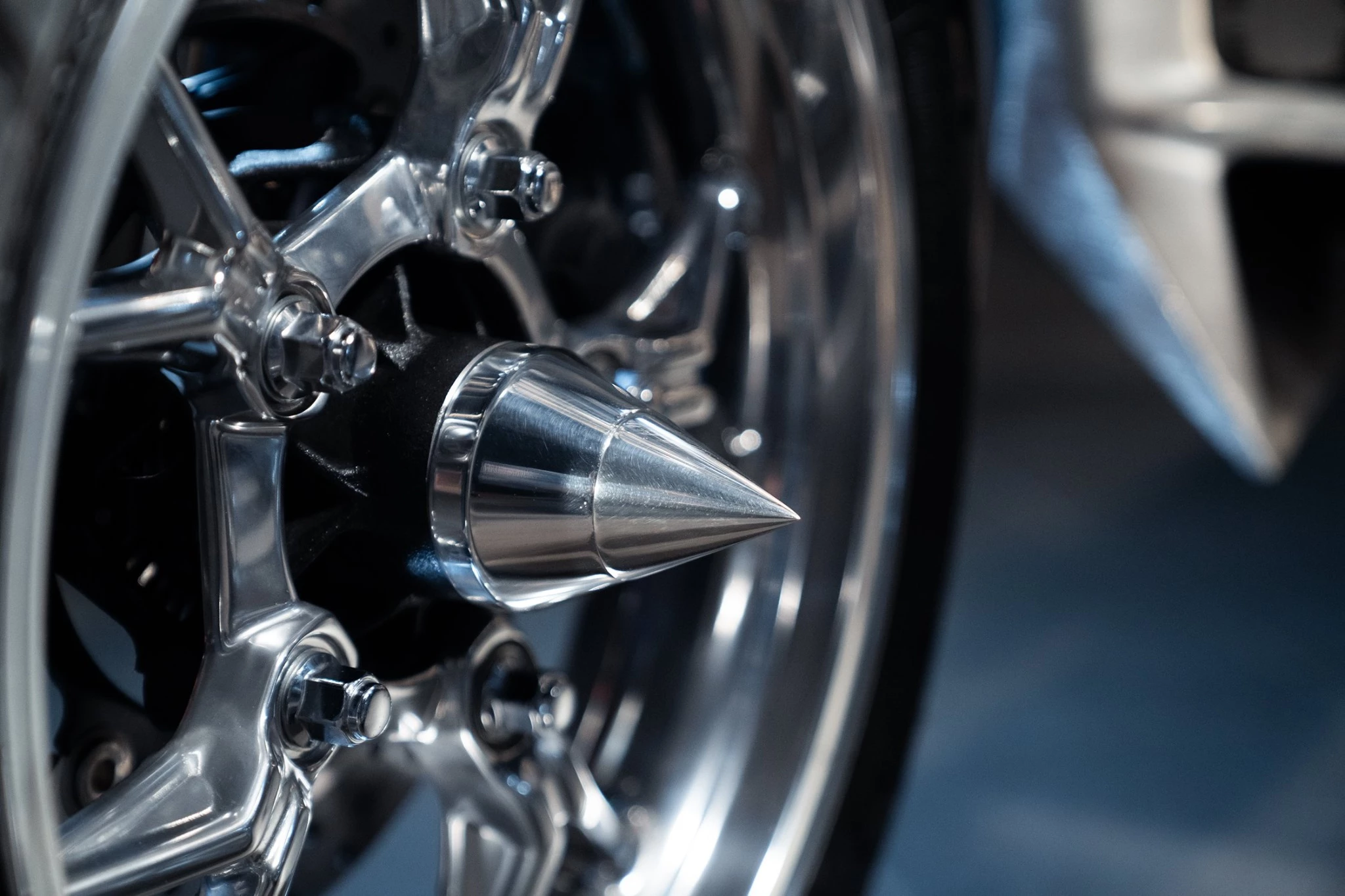 Brutal bare-metal Niken Custom wins