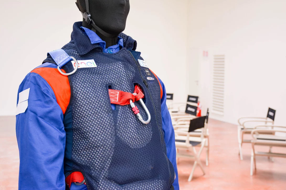 The D-Air Safety Jacket prototype is currently undergoing real-world testing at Enel power stations