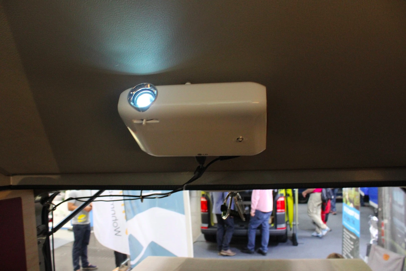 Kompanja uses an LG projector