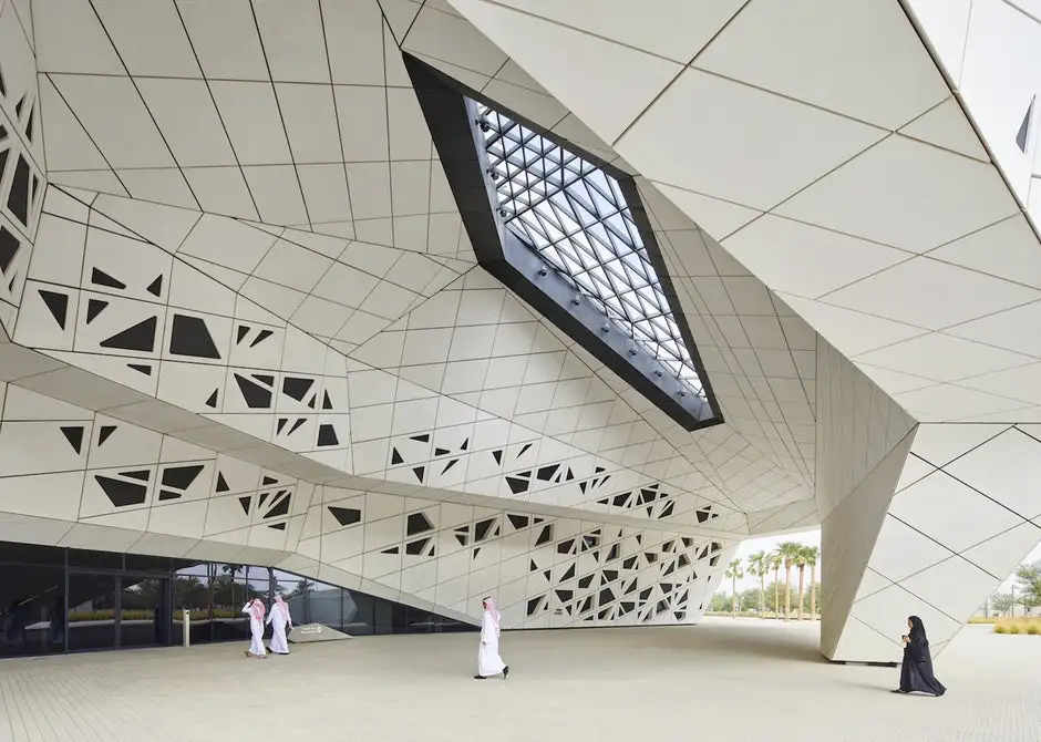 KAPSARC comprises five buildings: the Energy Knowledge Centre, the Energy Computer Centre, the Conference Centre with exhibition hall and auditorium, the Research Library with archives consisting of 100,000 volumes, and finally the Musalla, a place for prayer