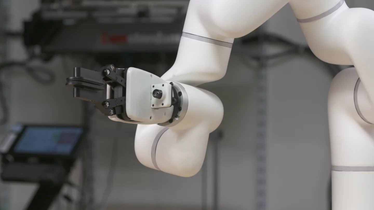 The xArm can be fitted with a gripper for pick-n-place tasks