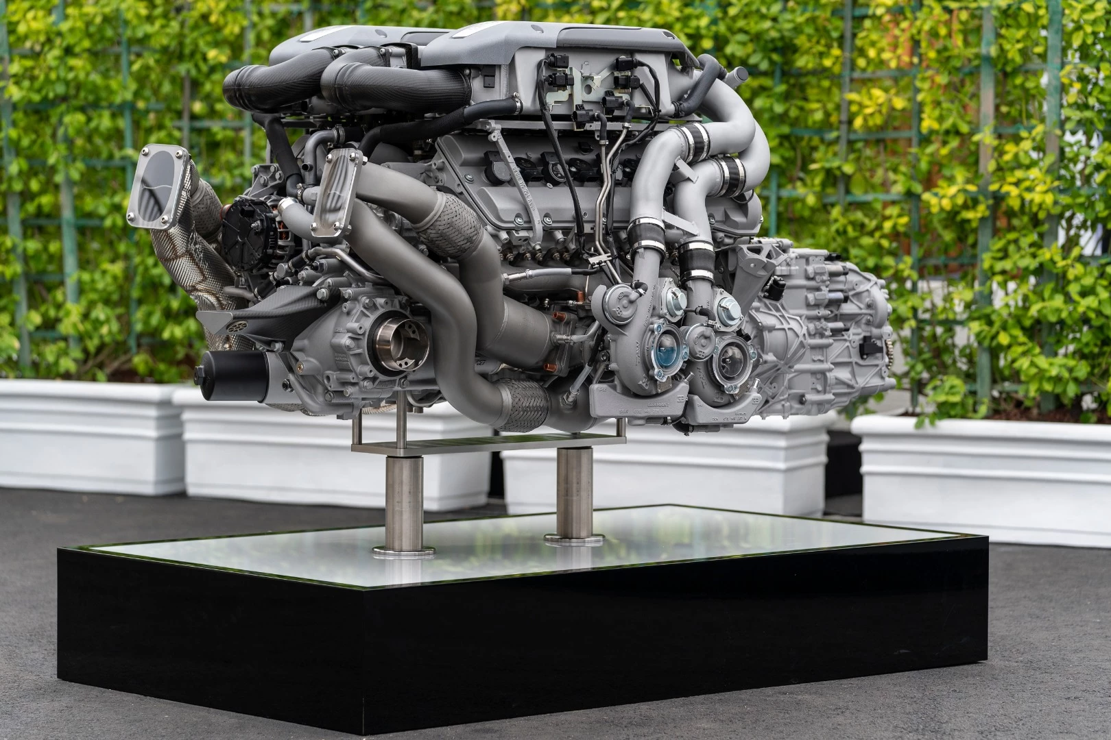 The Chiron's W16 engine: imposing even when it's not connected to wheels