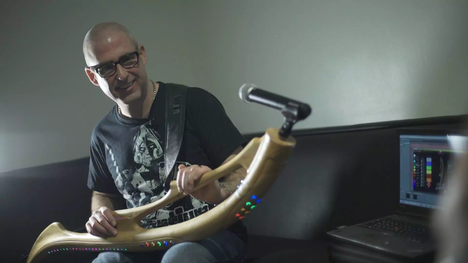 The head unit can also be swapped out for a microphone mount to control vocal sounds or add effects