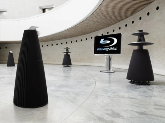 Stylish surround sound - the BeoVision 7-40.