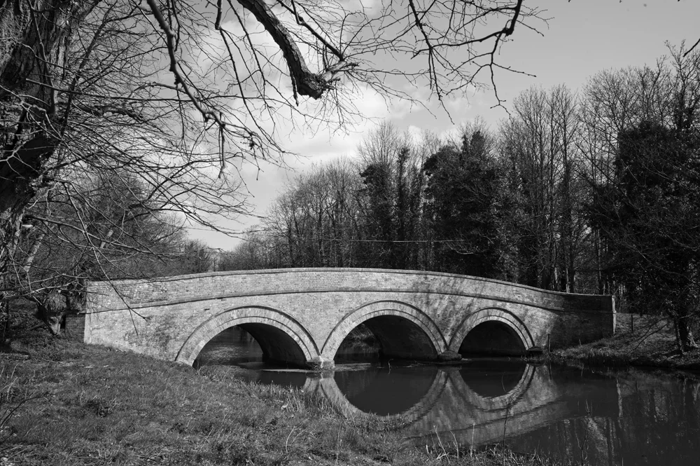 Buyers also get exclusive access to the "Leica Monochrom Print Service" which sees images from their Leica M Monochrom produced on premium quality baryte photographic papers