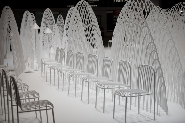 The lounge installation at the show entrance is made from plastic foam sheets (Photo: Stockholmsmässan)