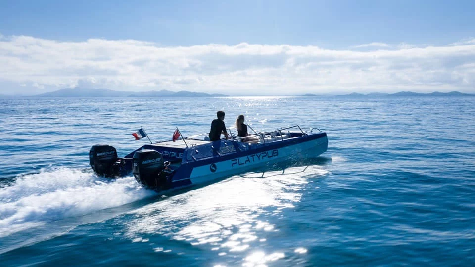 The Platypus Blue Ocean comes with two 50 hp gas outboards for a top surface speed of 18 knots, but can be optioned up to 80 hp for 24 knots or made fully electric with two 10 kW motors and a 20 kWh Li-ion battery pack, which top out at 10 knots