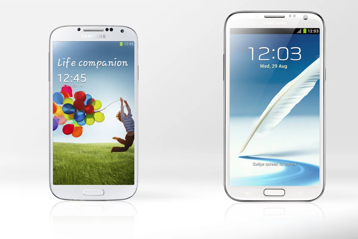 Gizmag compares the specs and features of the Samsung Galaxy S4 and Galaxy Note 2