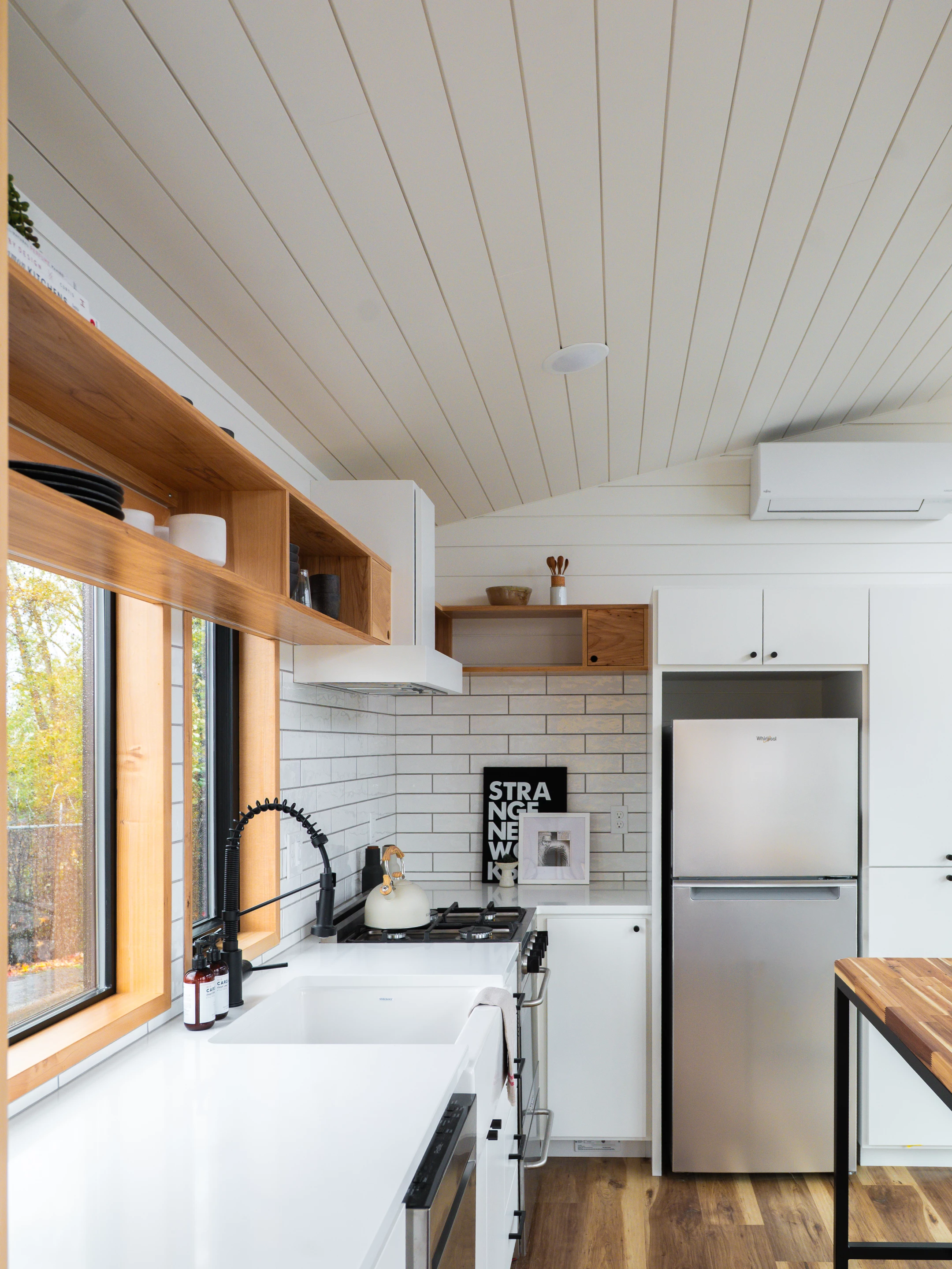 The Urban Park Max 37's kitchen includes full-size appliances