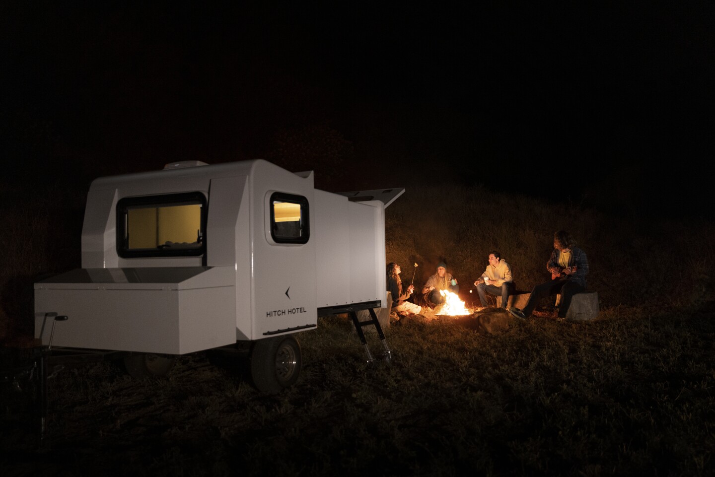 Hitch Hotel launches innovative expanding micro camping trailer