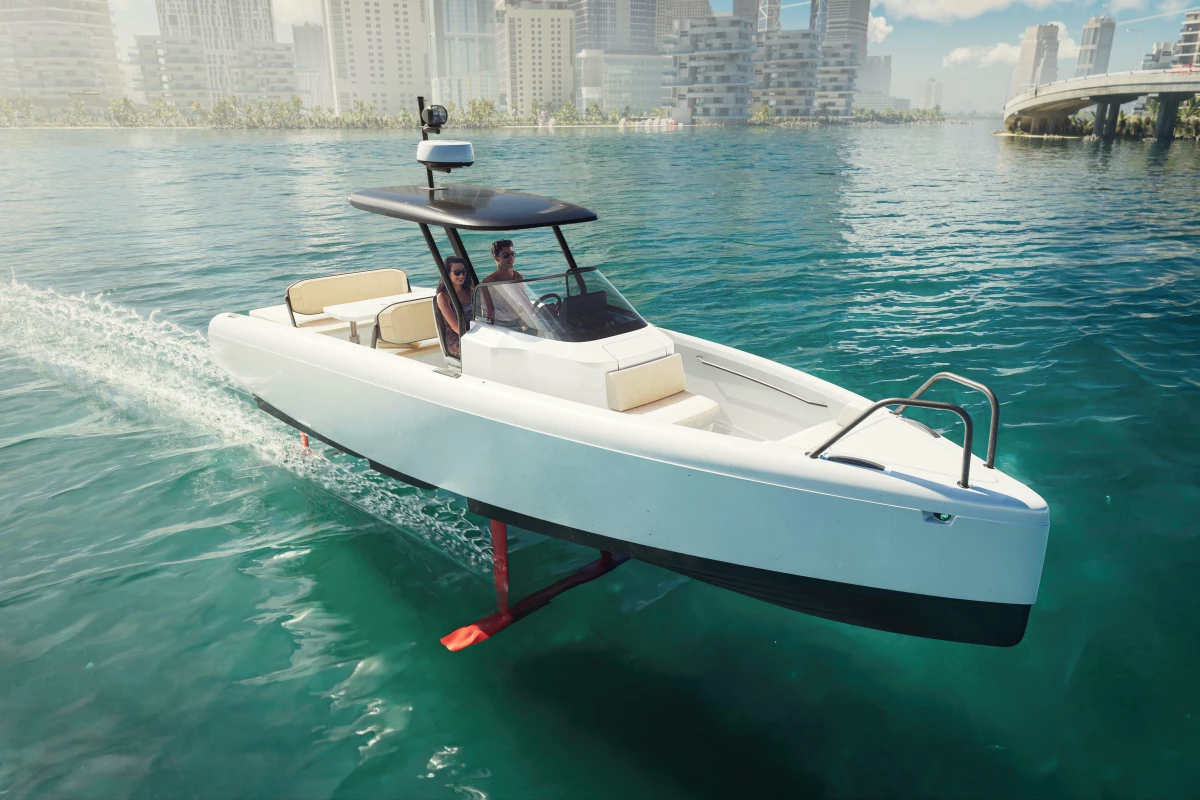 If you'd like to get a Candela C-8 Center Console of your own, expect to pay at least €330,000 (about US$361,434)