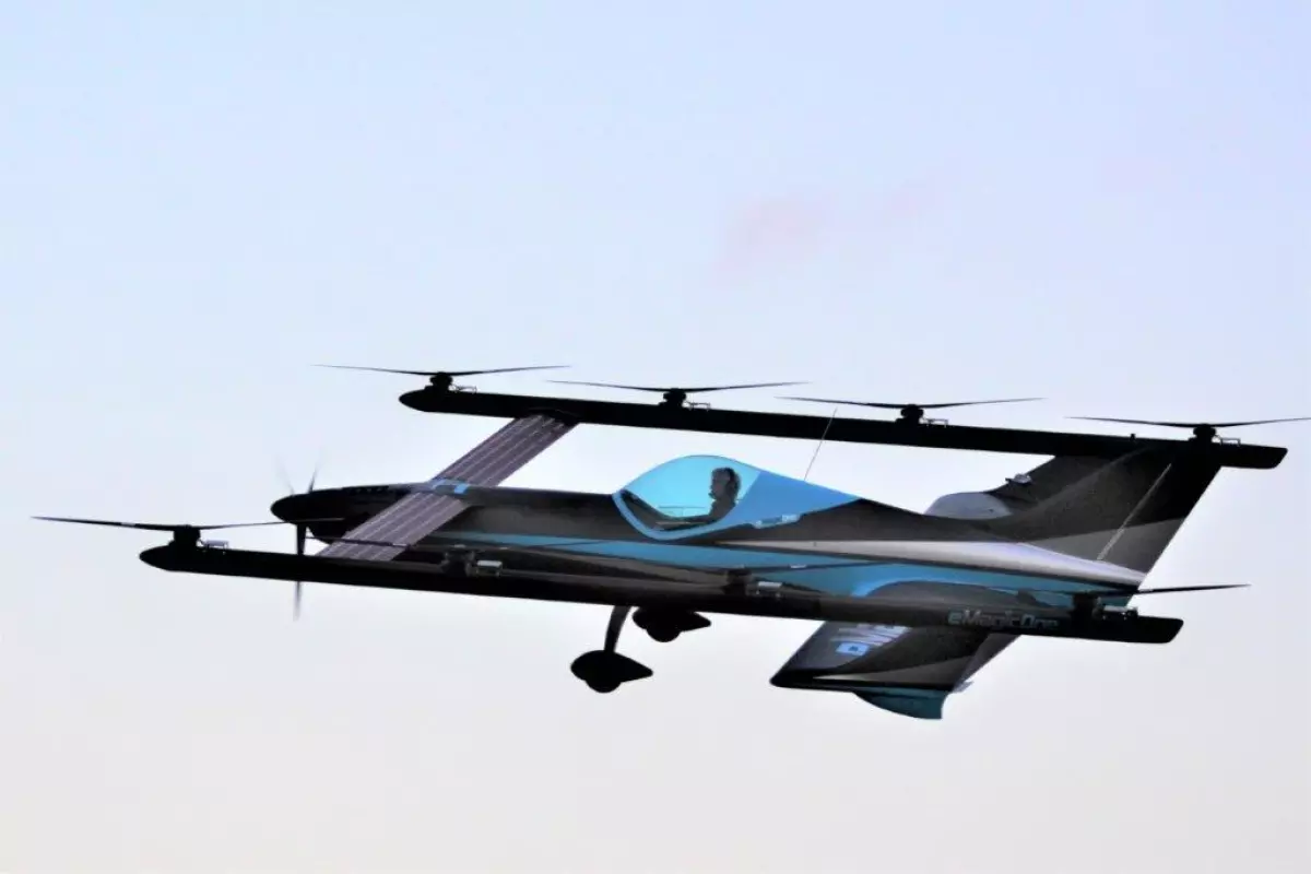 Tandem wing configuration develops a ton of lift, and Senkel says the airframe is nearly impossible to stall