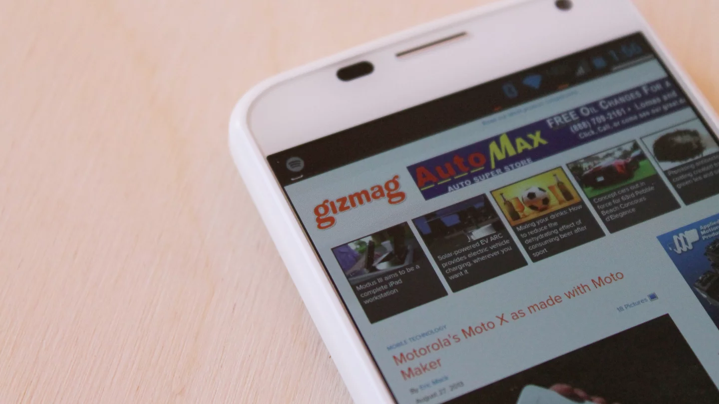 The Moto X's screen packs in 313 pixels per inch