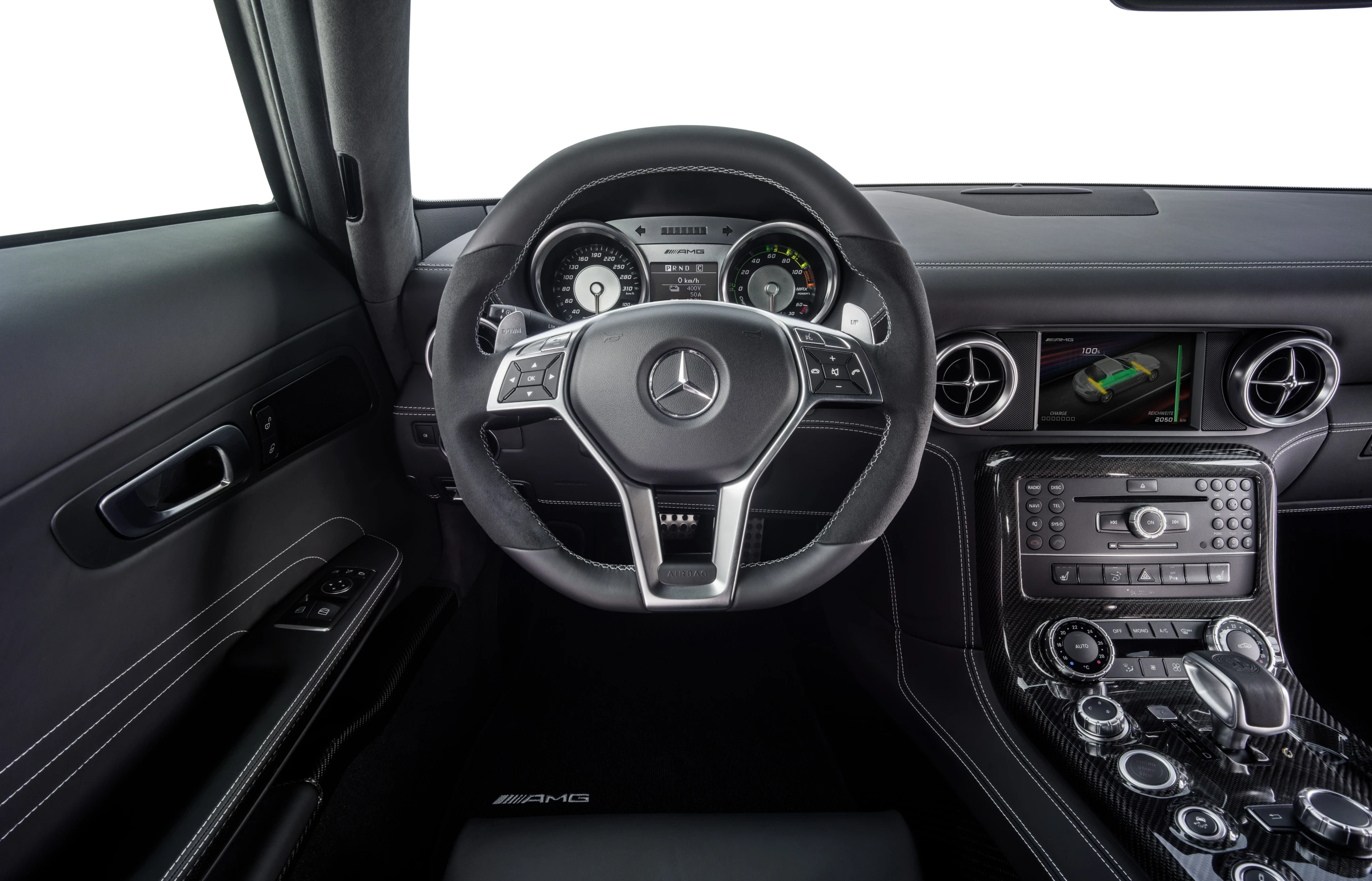The cockpit of the Mercedes-Benz SLS AMG Coupé Electric Drive (Image: Mercedes-Benz)
