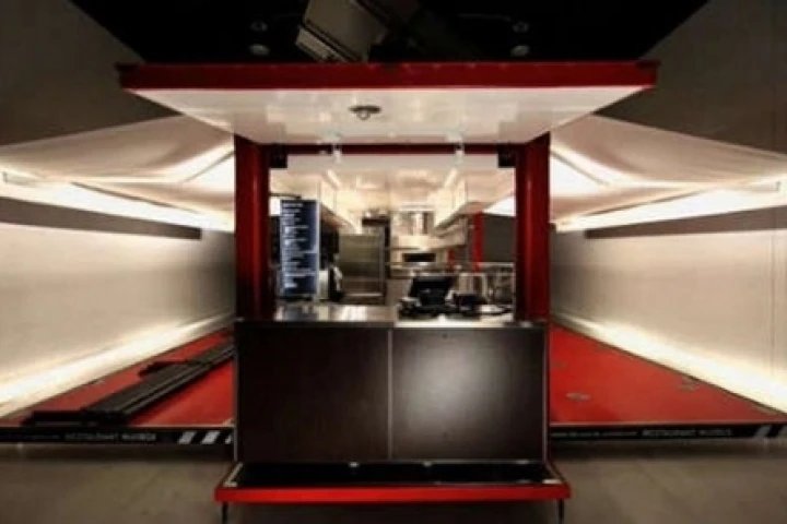 Muvbox - The solar powered restaurant in a shipping container
