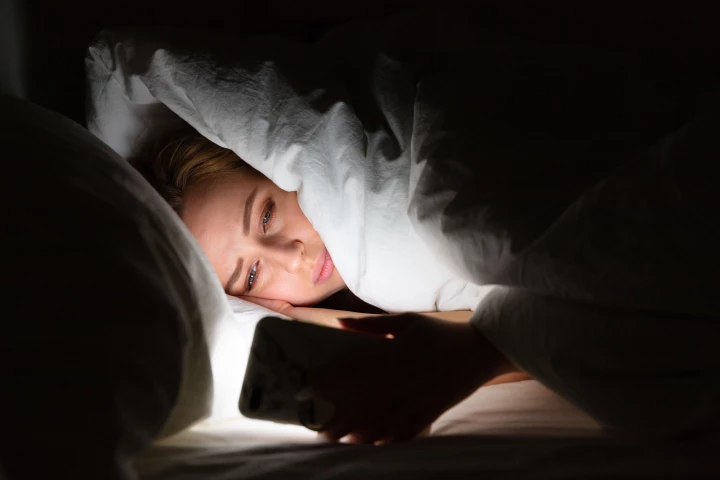 A study has found that nighttime exposure to light increases the risk of mental illness