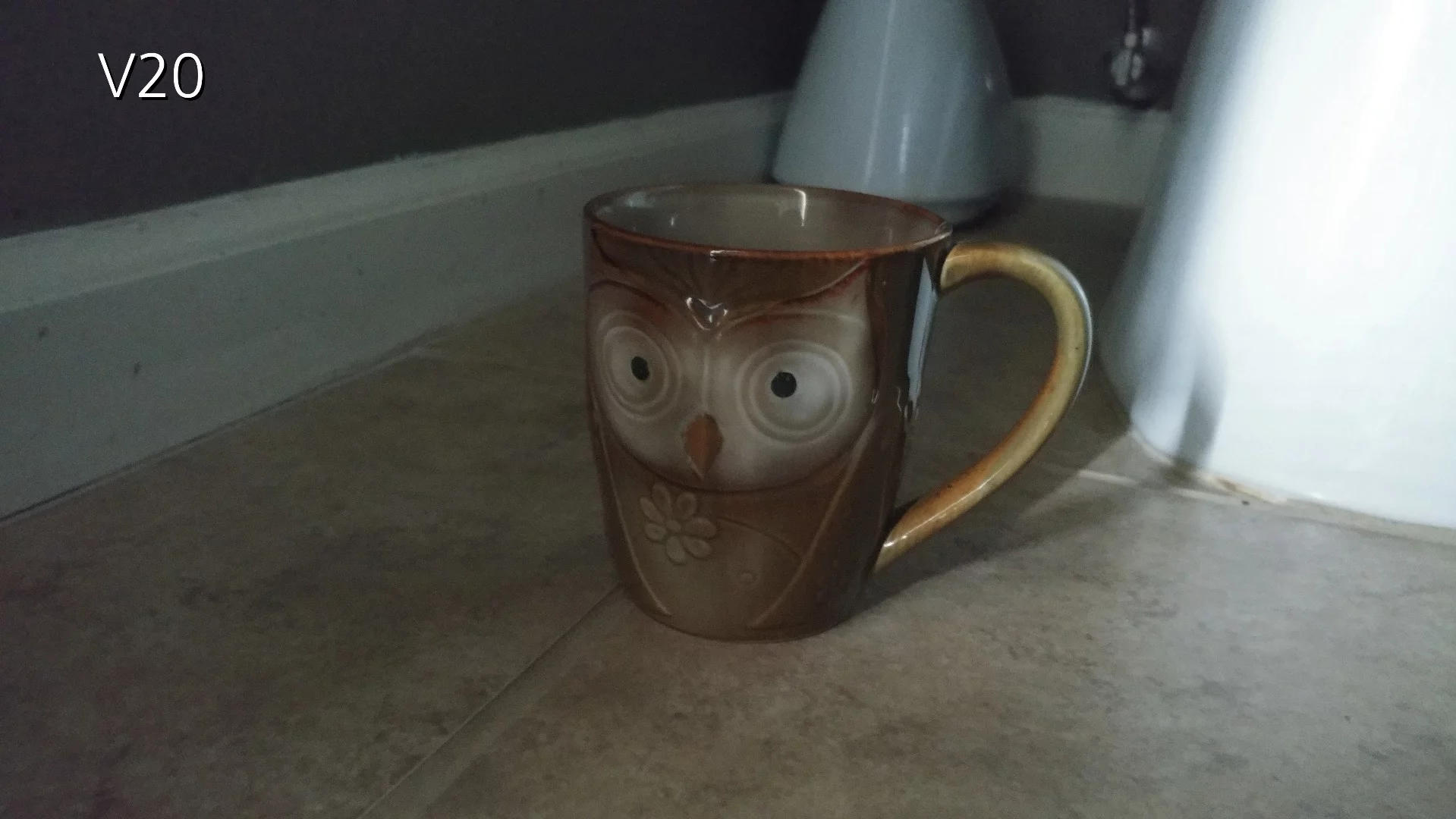 LG V20 extremely low-lit sample