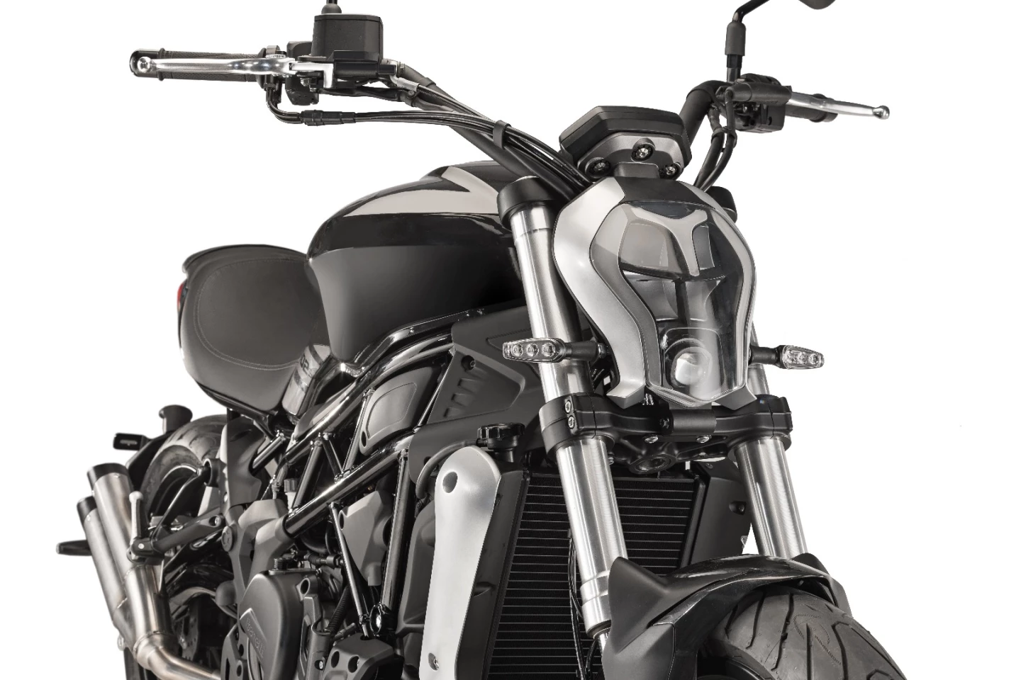 Benelli 402 S: headlight is the love child of the XDiavel and the KTM 1290 Adventure
