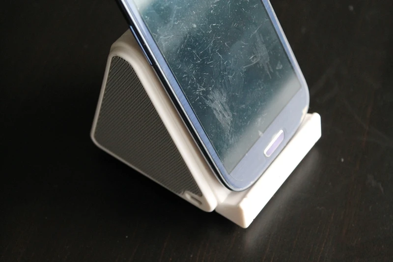 Phones rest comfortably on the stand