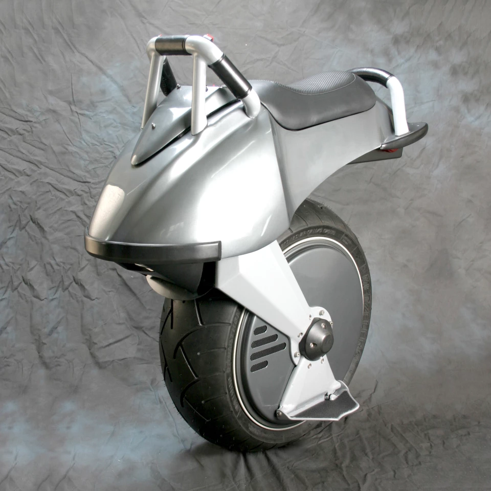 Chris Hoffmann on the first full RYNO prototype: "I built this beautiful hammered aluminium, aircraft-looking prototype and figured it would just steer around a turn like a coin rolling around a corner, but when I got on the thing, it was … impossible."