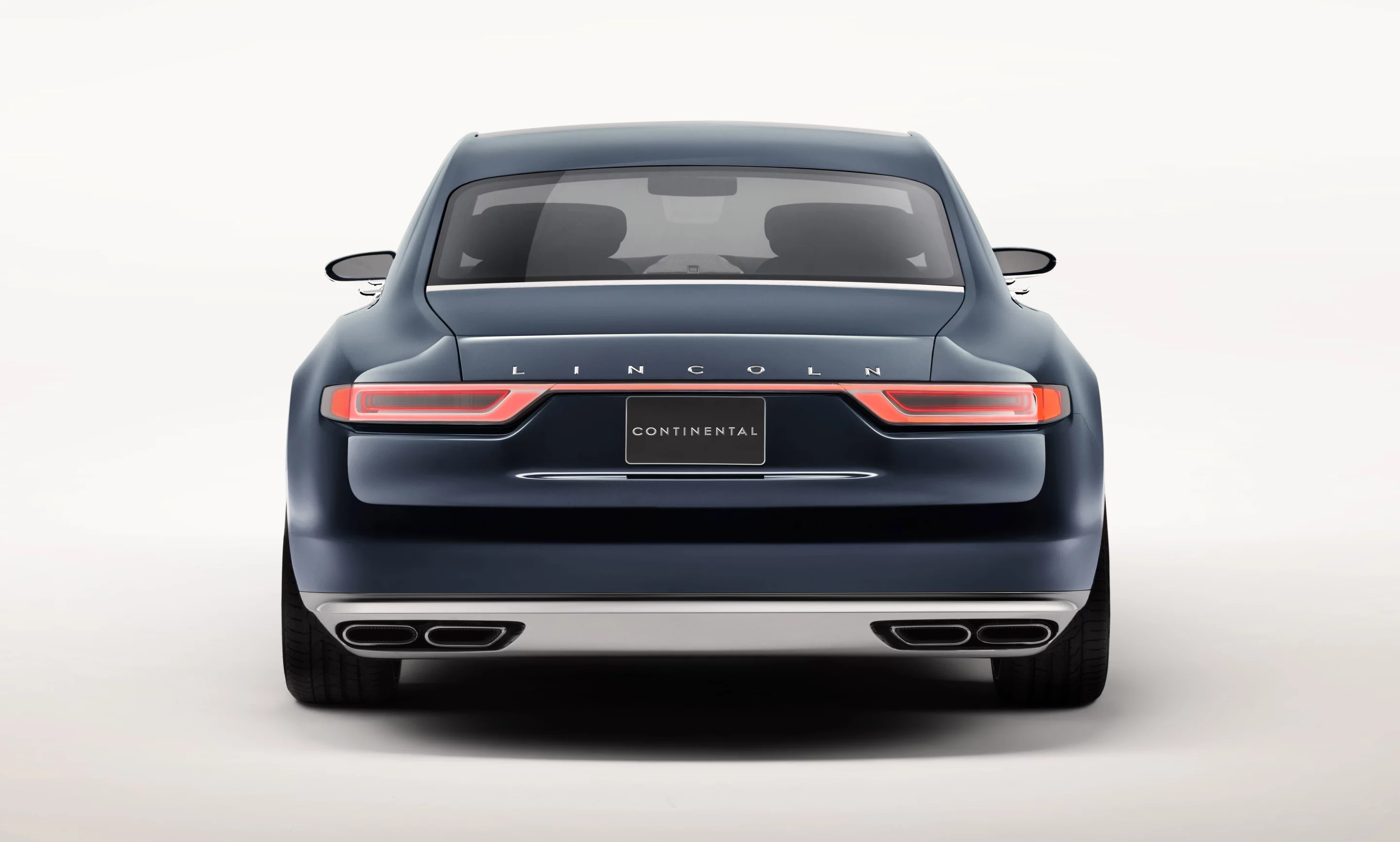 The tapered rear-end has full-length tail lamps