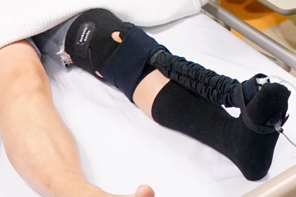 The robotic sock developed at the National University of Singapore to treat Deep Vein Thrombosis (Photo: National University of Singapore)
