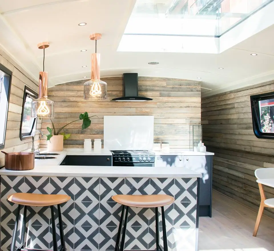 The Boathouse London features a fully equipped modern kitchen