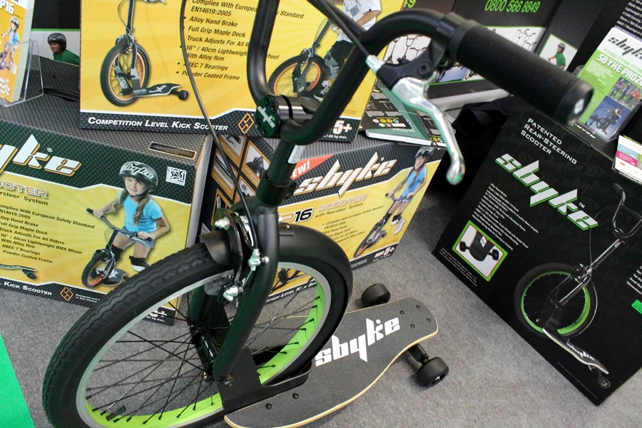 The Sbyke has large bike-like fixed front wheel (Photo: Stu Robarts/Gizmag)