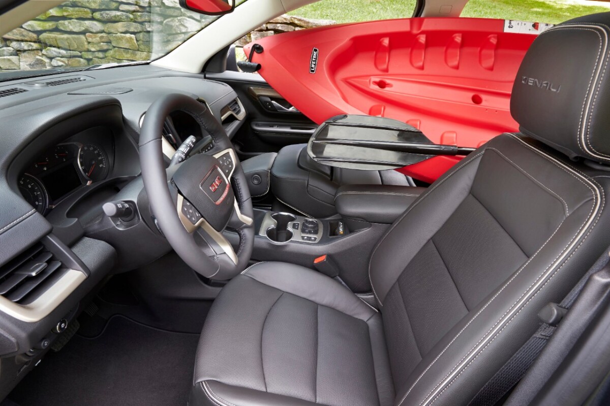 Cargo space in the 2018 GMC Terrain is pretty good at 81 cubic feet (2,294 liters) all told, thanks to the front passenger’s seat folding completely flat