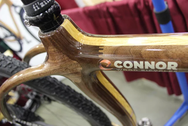 The lighter stripe down the middle is American white ash (Photo: Ben Coxworth/Gizmag.com)