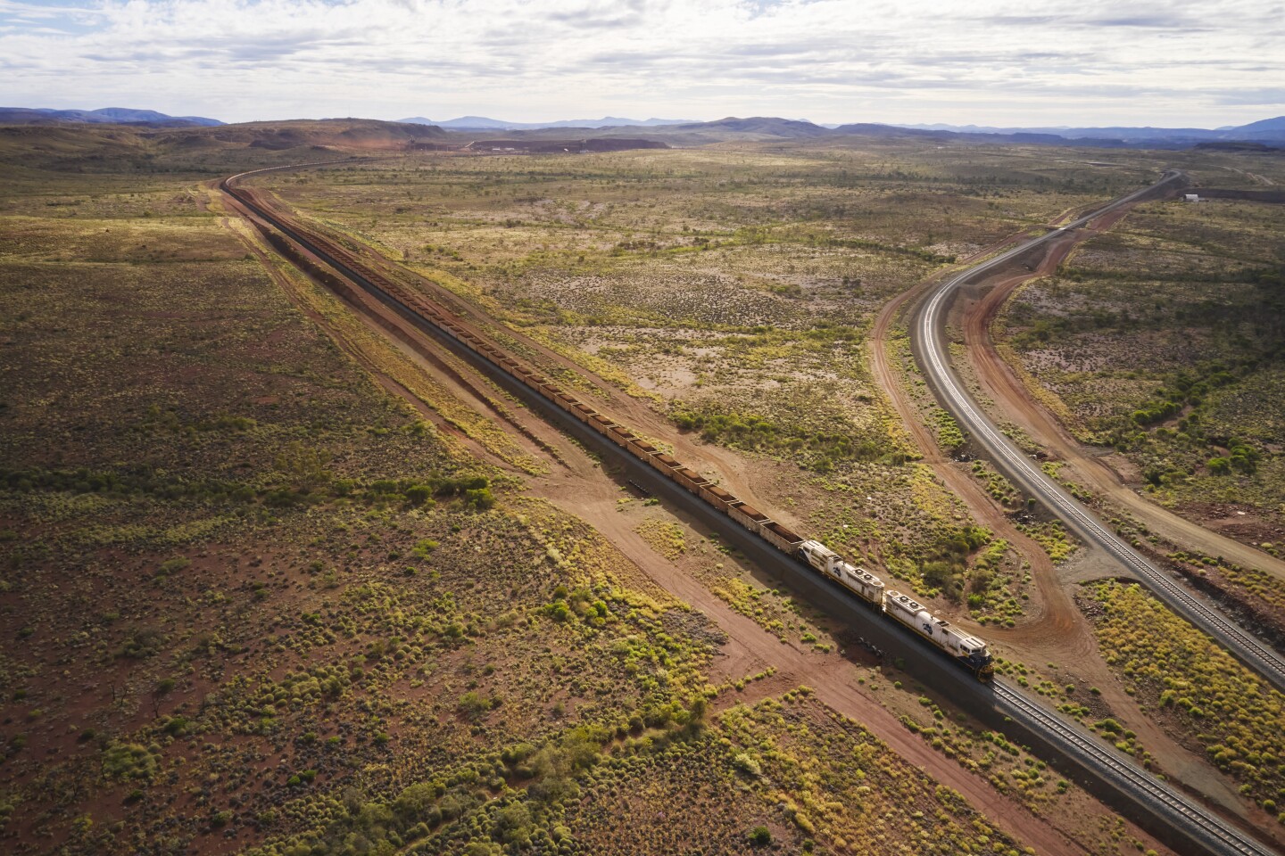 The Infinity Train project aims to replace some or all of Fortescue's diesel locomotives with battery-electric trains that are completely self-charged through regenerative braking