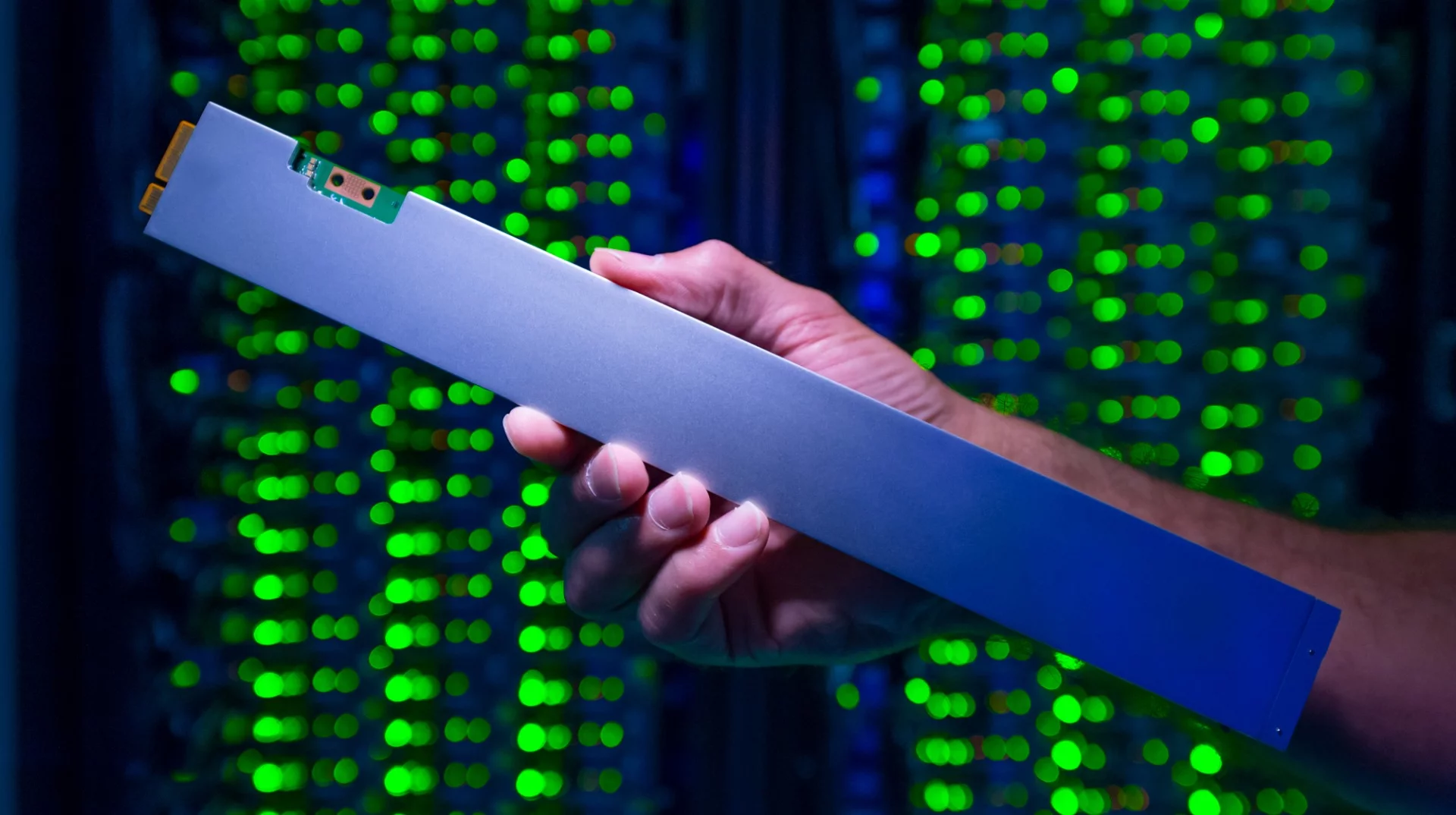 Intel has unveiled the P4500, the world's densest SSD that crams 32 TB into a 12-inch "ruler" form factor