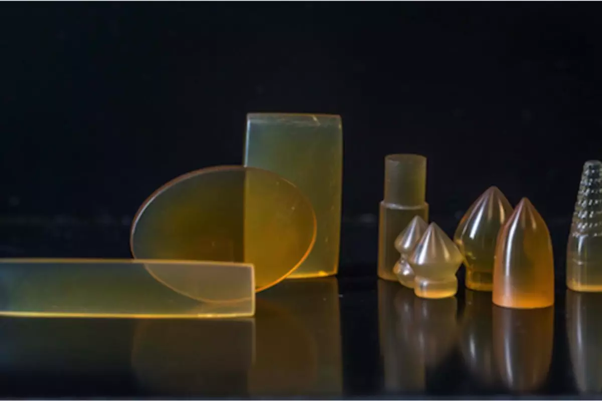 Examples of engineered 3D silk constructs