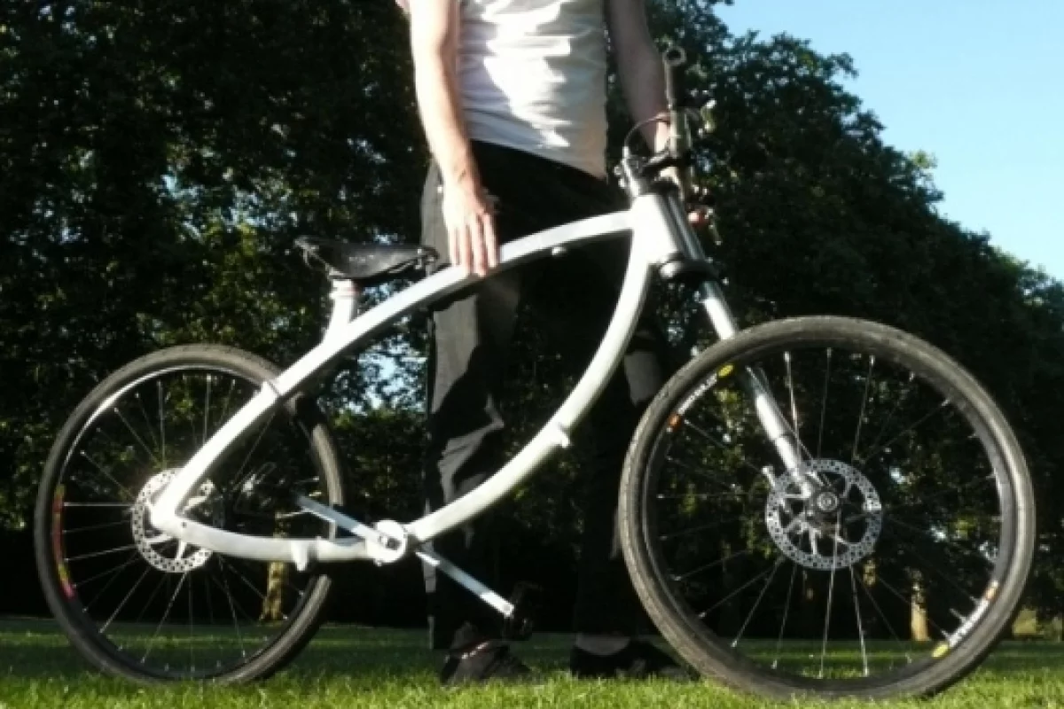 The Contortionist folding bike with its unique styling and chainless drive