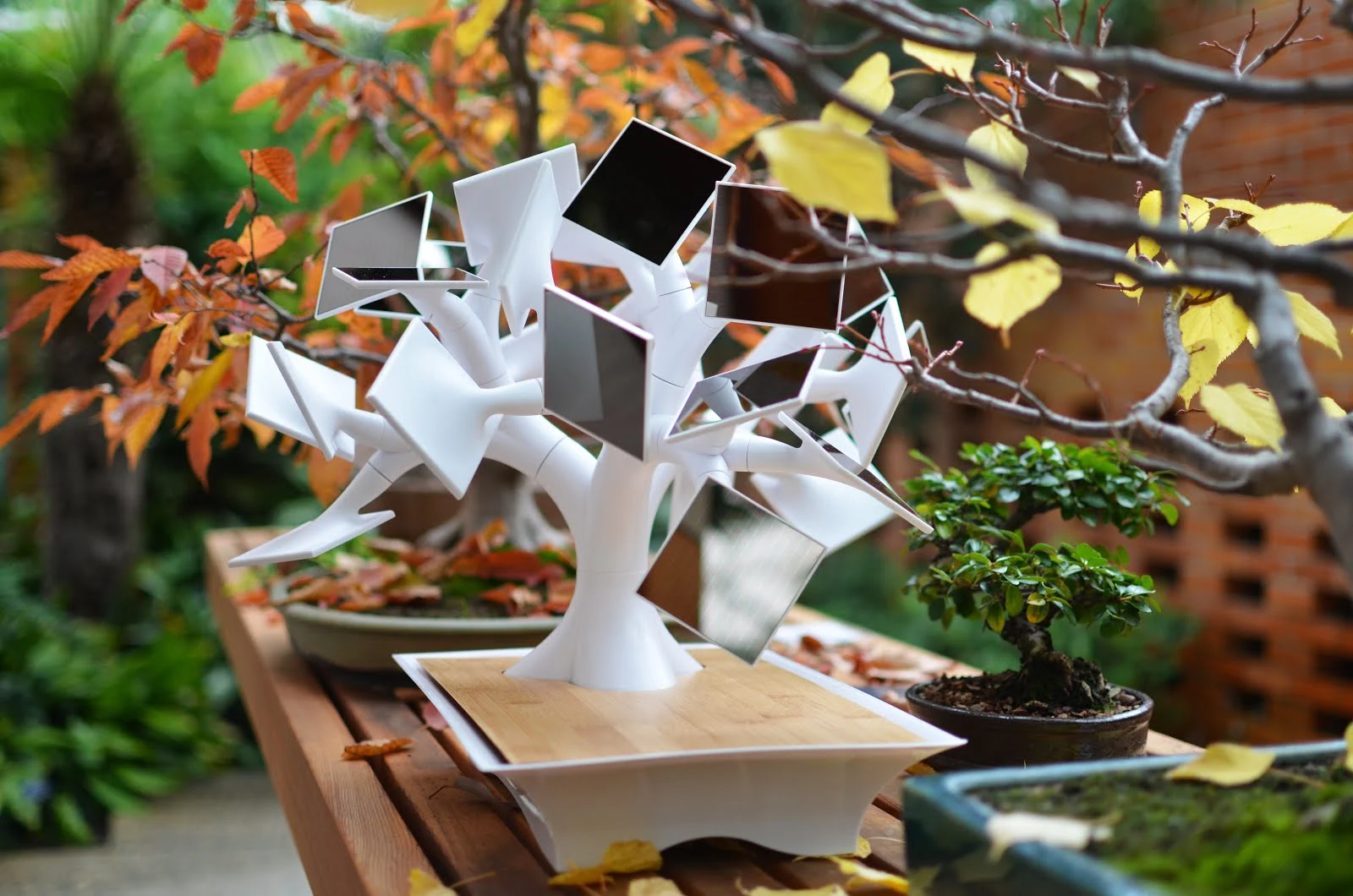 The electree+ harvests solar energy through 27 amorphous-silicon square solar panels