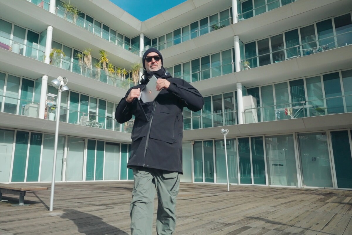 Gear-toting jacket has 26 pockets, including a pop-out phone shelf