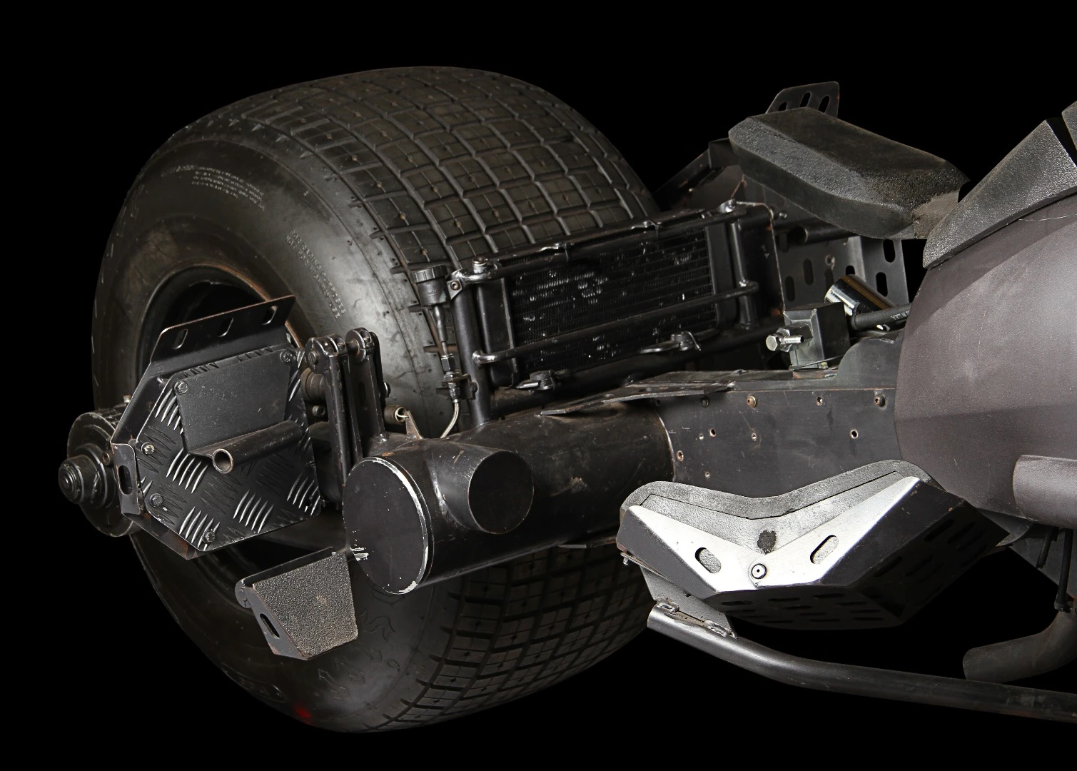 The radiator and hydraulics are located behind the Batpod's saddle
