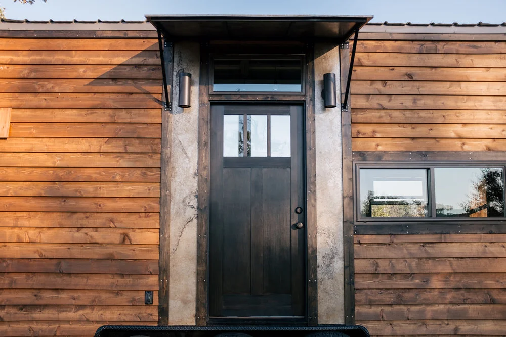 The Silhouette's small porch can be folded during transportation