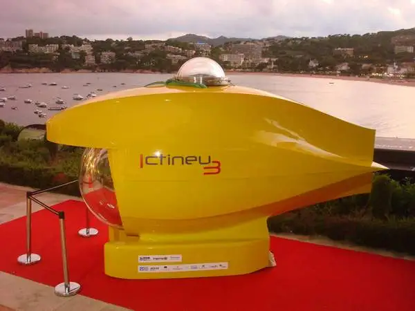 The ICTINEU 3 submersible