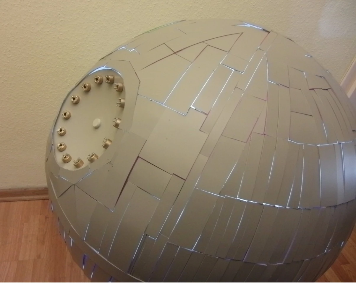 The illuminated gaps between the aluminum panels simulate the trenches on the surface of the "actual" Death Star