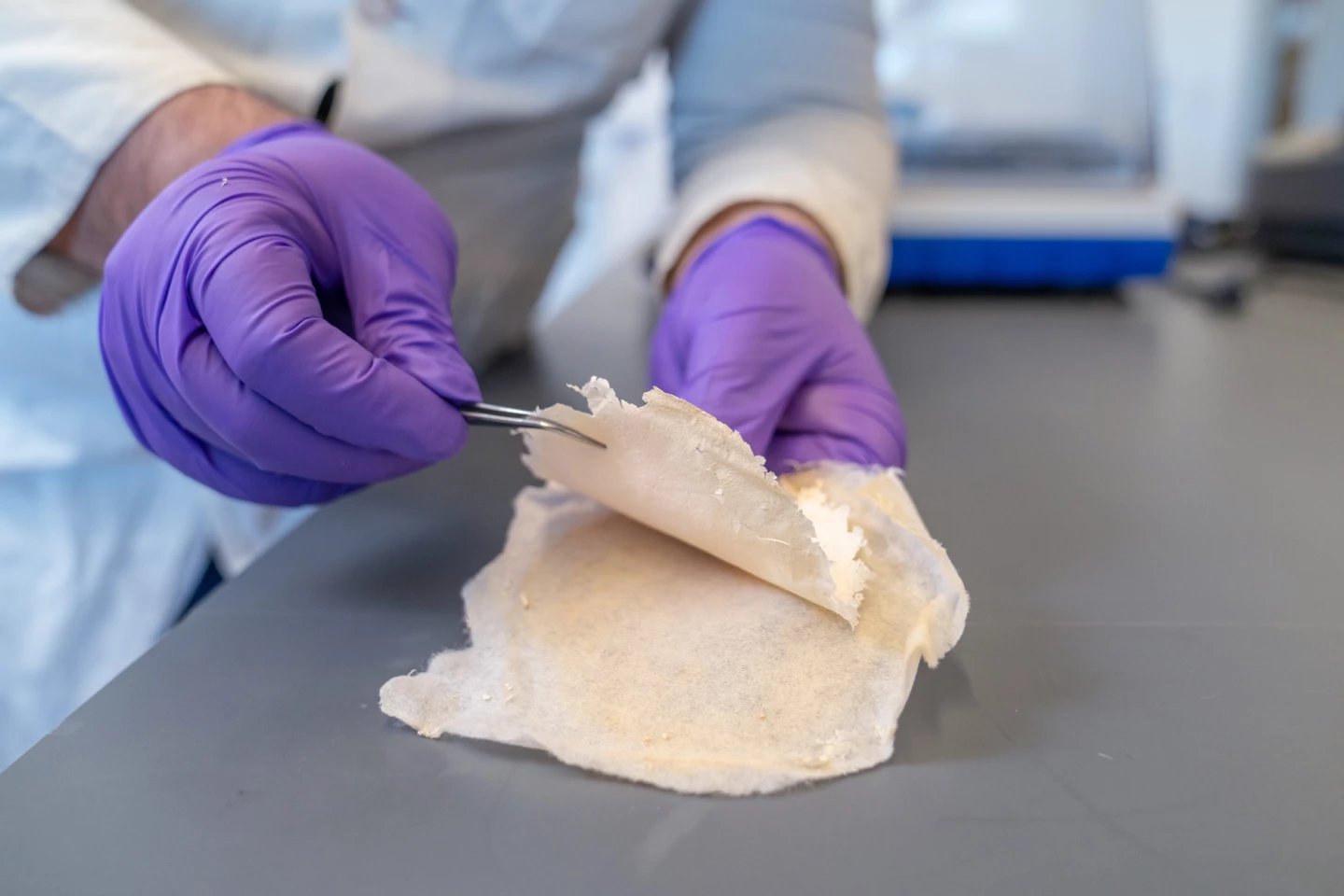 A closer look at the lawsone/cyclodextrin-coated cotton