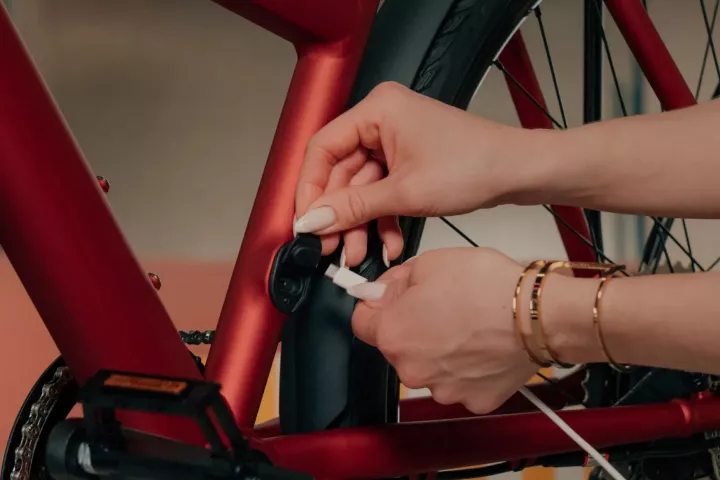 "Thanks to USB-C charging built directly into the frame, riders can top up their e-bike using a standard 140-W laptop charger – the same one used for their phone or computer"