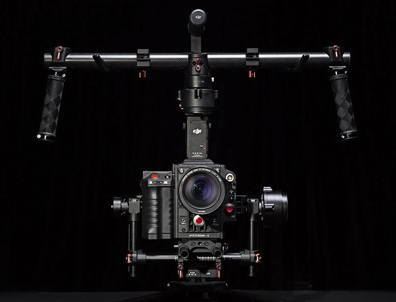 The 4.2-kg (9.3-lb) aircraft-grade aluminum Ronin can reportedly accommodate any camera/lens combo weighing up to a total of 7.3 kg (16 lb)