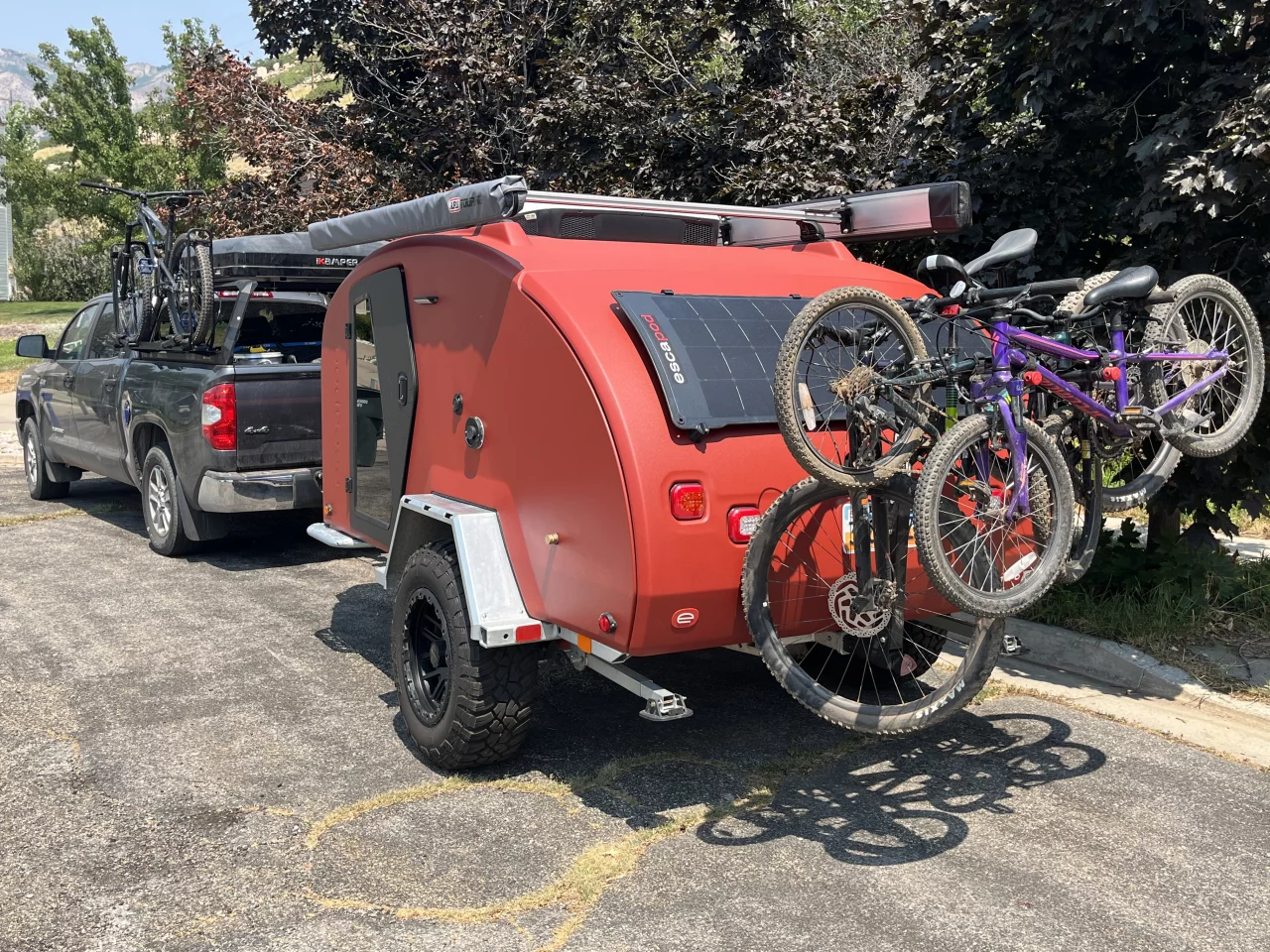 With a stop planned in Sun Valley, a renowned destination for both mountain biking and cycling on pavement, we put the Topo2's rear hitch receiver to good use