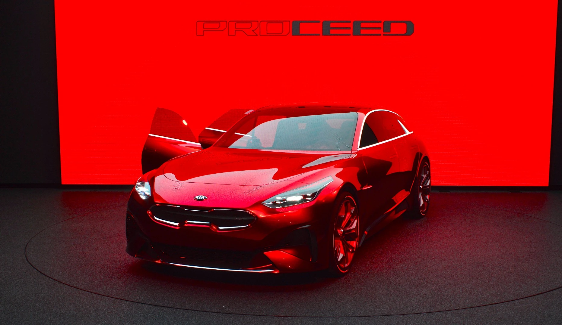 Kia experiments with a new type of Proceed at the 2017 Frankfurt Motor Show