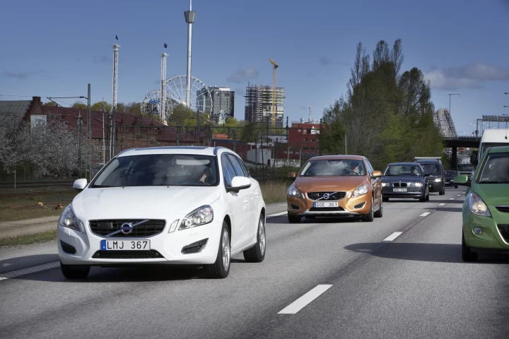 Volvo's new traffic jam assistance system autonomously follows the car in front