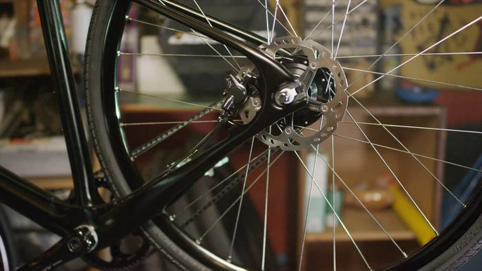 The bike's carbon fiber belt drive doesn't require any lubrication and is said to be lighter, cleaner and last longer than a chain